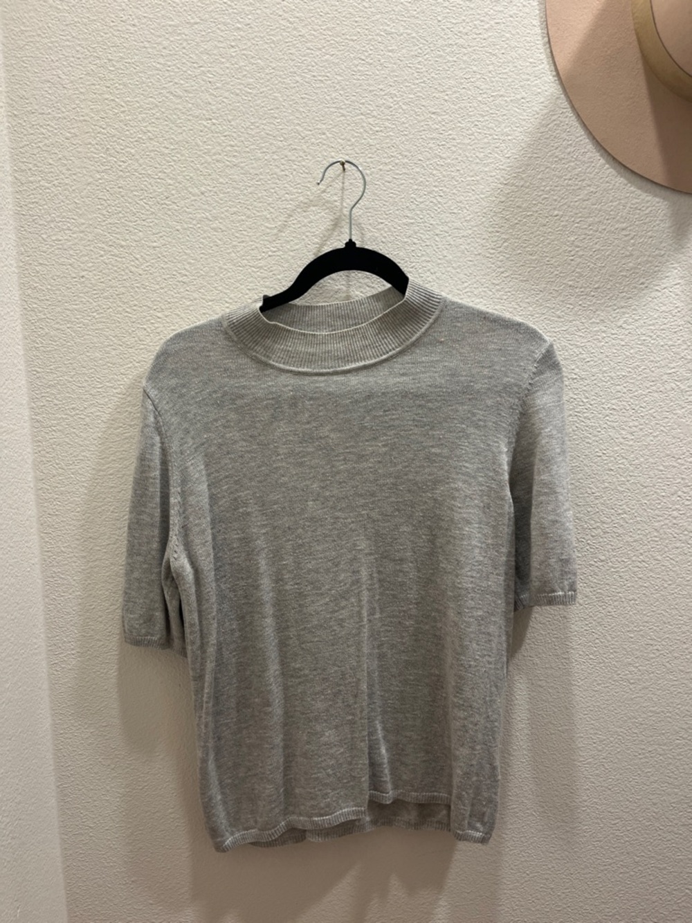cupcakes & cashmere Heather Gray Short-Sleeve Knit Tee